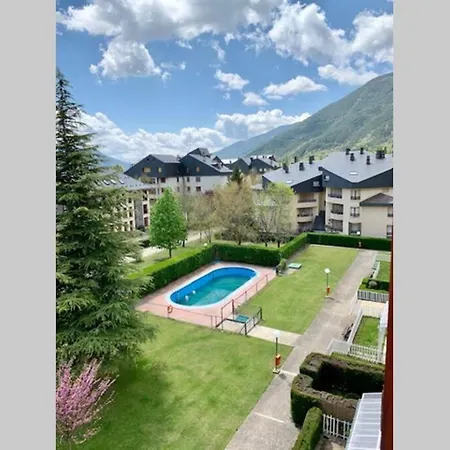 Atico En Biescas Con Piscina, Chimenea Y Garaje * Biescas (Aragon)
